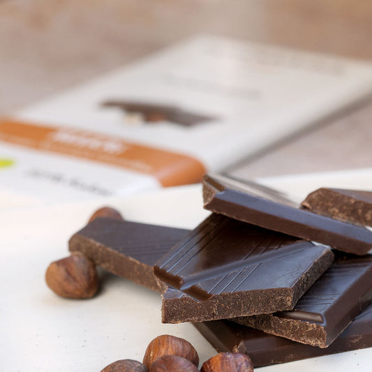 Nougat Schokolade mit Nüssen