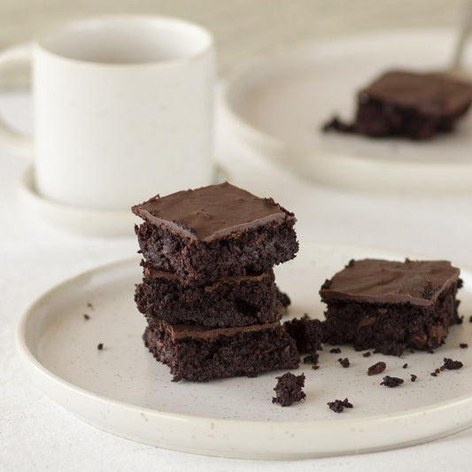 Rote Beete Brownies mit Schokoladenglasur