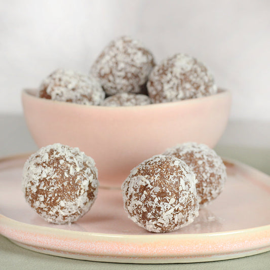 Kokos Energy Balls mit Schokostückchen