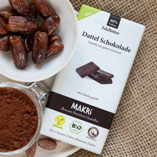 Edelbitter Dattel Schokolade dargestellt
