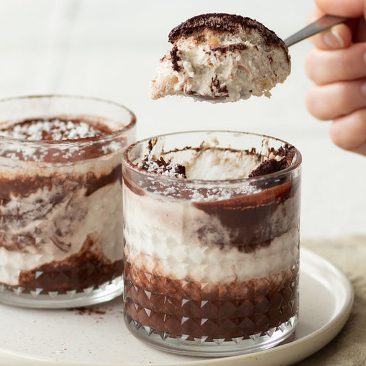 Tiramisu im Glas geschichtet