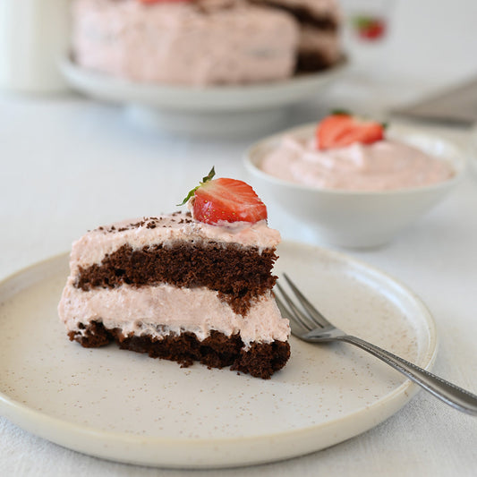 Schoko-Erdbeertorte mit Schokoladenraspeln