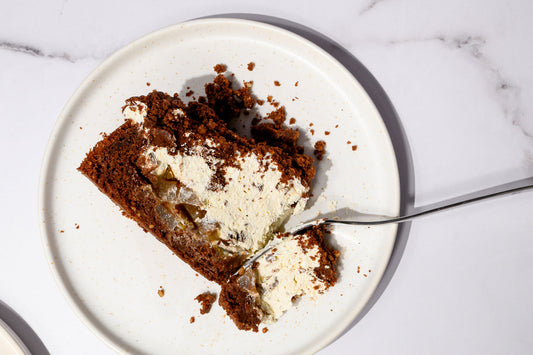 Veganer herbstlicher Maulwurfkuchen mit Birnen