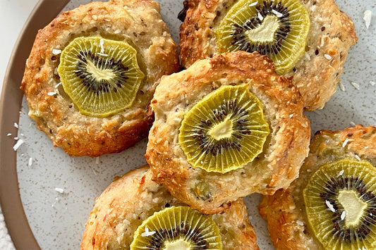 Kiwi-Kekse mit Kiwi-Scheibe als Topping