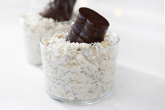 Kokos-Hafer-Porridge  mit Schoko-Weihnachtsmann-Topping