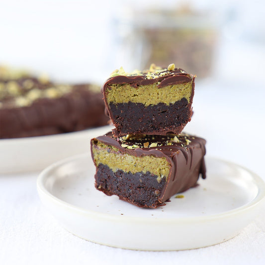 Vegane Pistazienriegel mit Schokoladenmantel