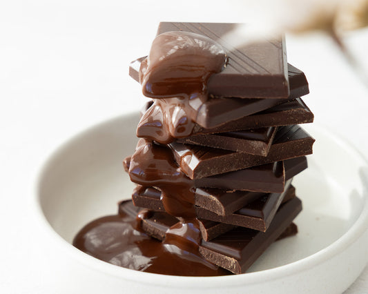 Schokolade mit flüssiger Dattel Schokolade